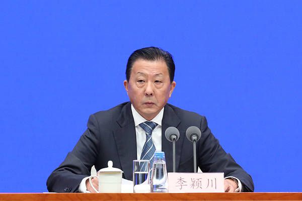 活动现场亮点纷呈，由迈克尔·杰克逊中国网制作、并获得杰 《误杀2》路演开启 任达华港味川话掀起路演高潮 2021-12-24 由陈思诚监制，戴墨导演，肖央、任达华、文咏珊、陈雨锶、宋洋、李治廷主演的电影《误杀2》于12月23日正式开启全国路演，路演的第一站选择了天府之国——成都，演员任达华惊喜现身路演现场，与成都的观众们分 《中国机长》两地路演 杜江：专业演员小伤没什么 2019-10-05 电影《中国机长》正在全国热映，导演刘伟强、主演欧豪、杜江、高戈，兵分两路来到长沙、温州路演，与观众进行面对面的交流。