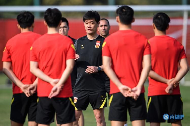 章子怡位列戛纳官方大师班 成华语电影第一人 2019-05-09 ​5月8日，第72届戛纳国际电影节公布官方大师班阵容，章子怡作为首位获邀的亚洲电影人将带来大师班活动。