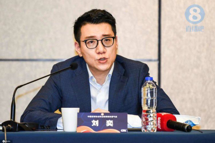 比起影片好坏，目前外界对影片最大的关注点仍集中在演员卡司上，这同样是片方此次官宣之后突出的方向，就连票务平台的宣传大字报上，都将“罕见阵容”作为重要的宣传语。